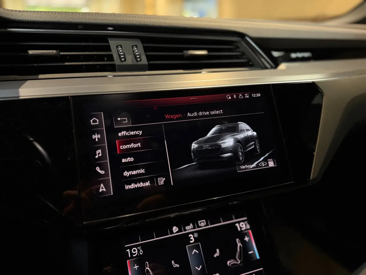 E-tron 50 quattro edition Black 71 kWh|Pano|Matrix|Memory|S line|Keyless|