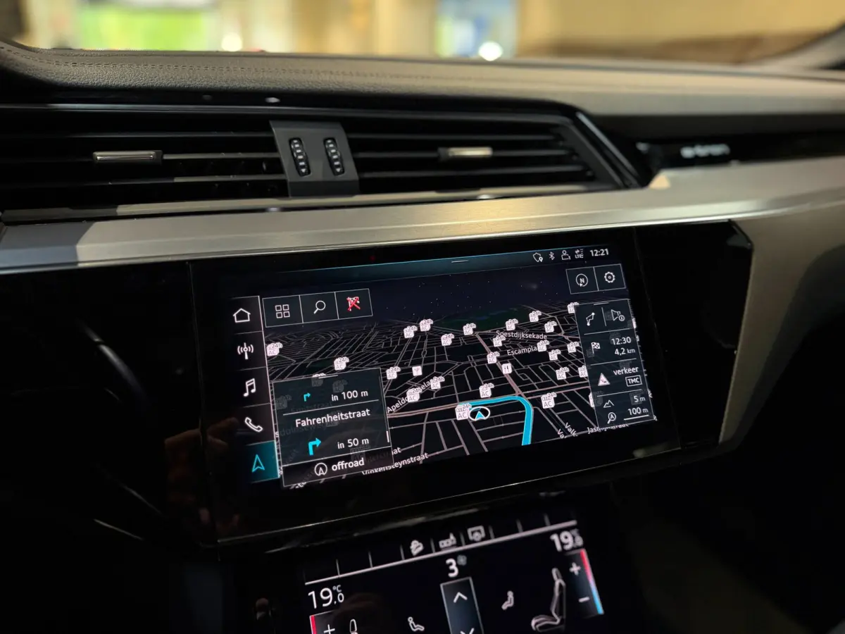 E-tron 50 quattro edition Black 71 kWh|Pano|Matrix|Memory|S line|Keyless|