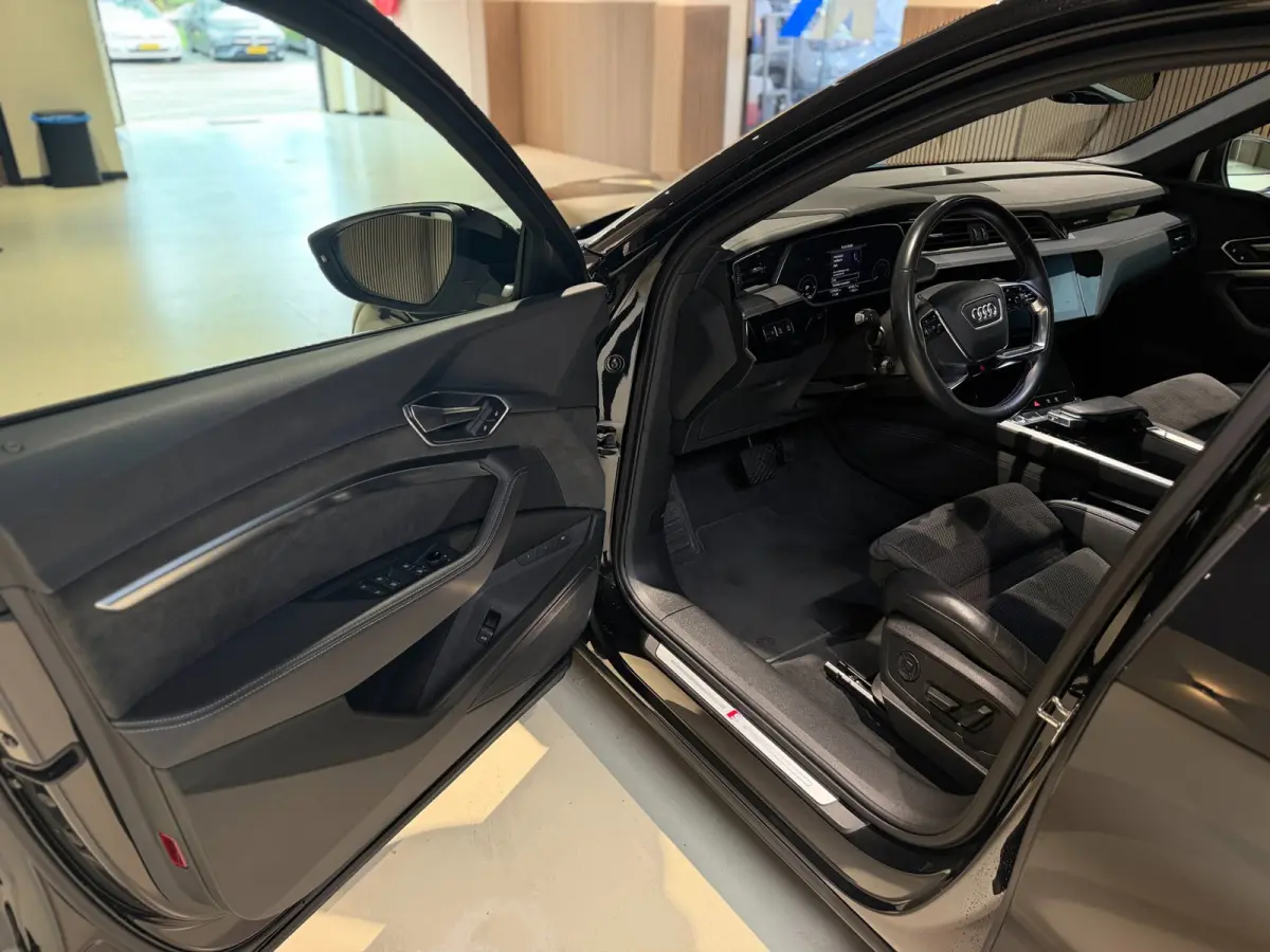 E-tron 50 quattro edition Black 71 kWh|Pano|Matrix|Memory|S line|Keyless|