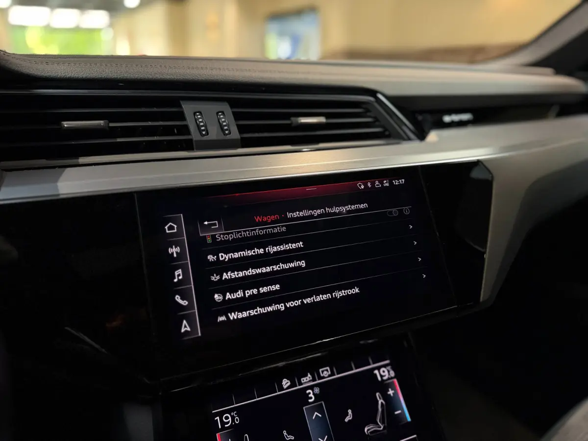E-tron 50 quattro edition Black 71 kWh|Pano|Matrix|Memory|S line|Keyless|