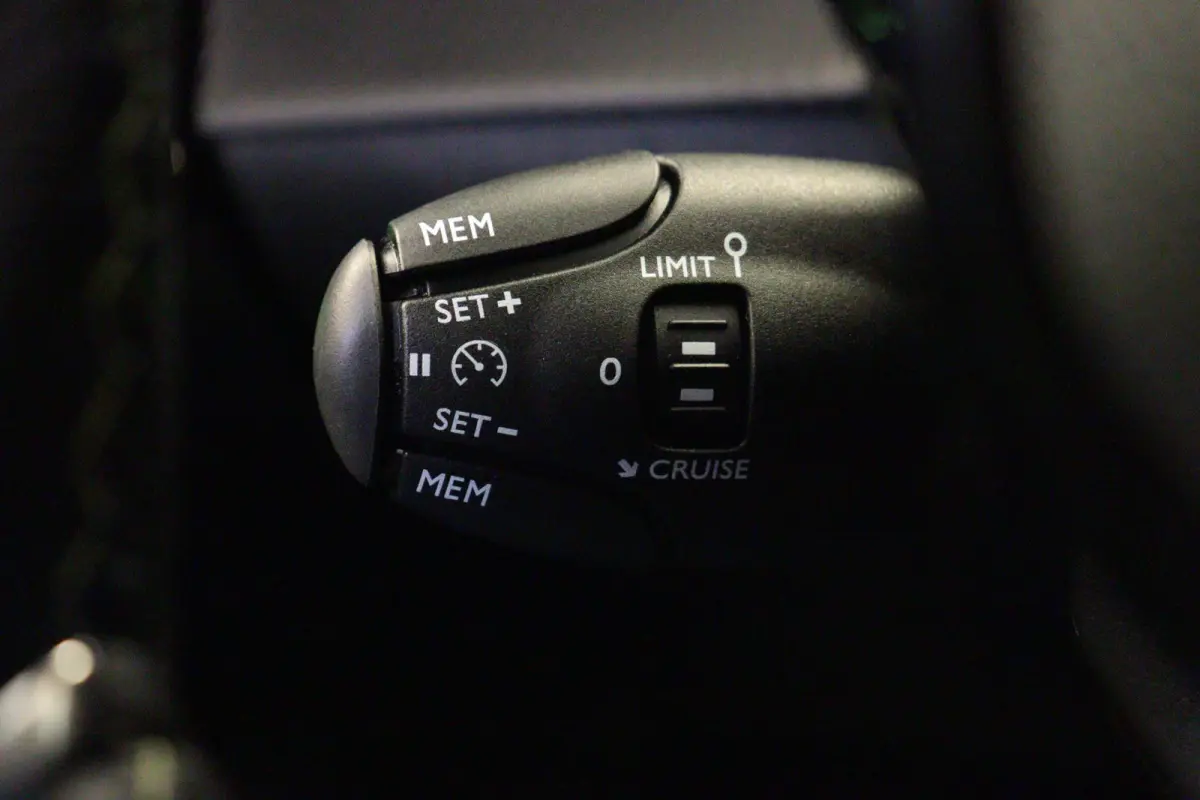 1.2 PureTech 100 GT | APPCONNECT | CLIMA | CAMERA + PDC | CRUISE | 3D-COCKPIT |
