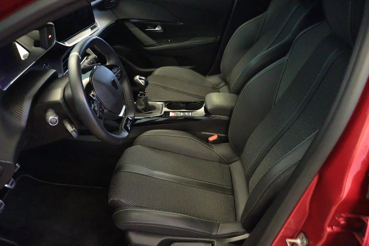 1.2 PureTech 100 GT | APPCONNECT | CLIMA | CAMERA + PDC | CRUISE | 3D-COCKPIT |