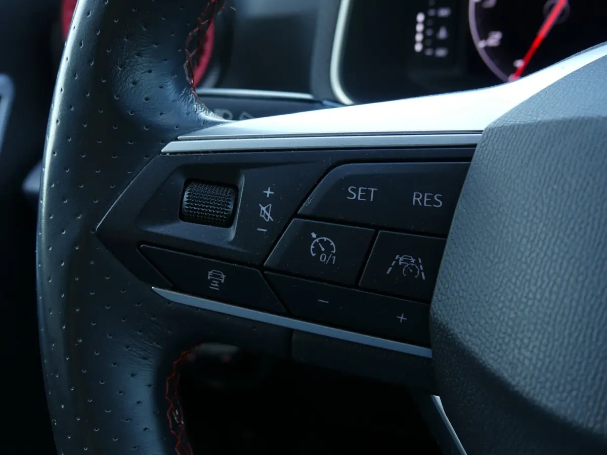 1.0 EcoTSI FR Business Intense