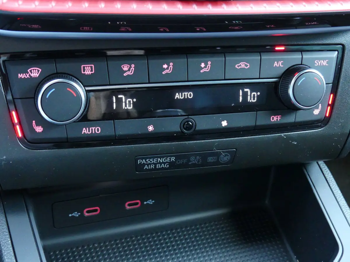 1.0 EcoTSI FR Business Intense