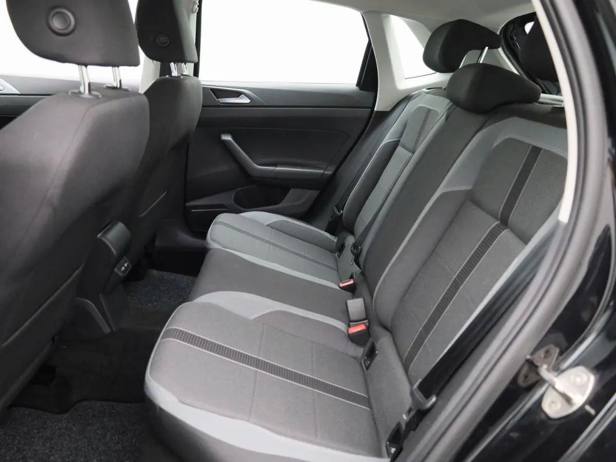 1.0 TSI Highline | 95 PK | Apple Carpaly / Android Auto | Lichtmetalen Velgen | Cruise Control Adaptief | Parkeersensoren |