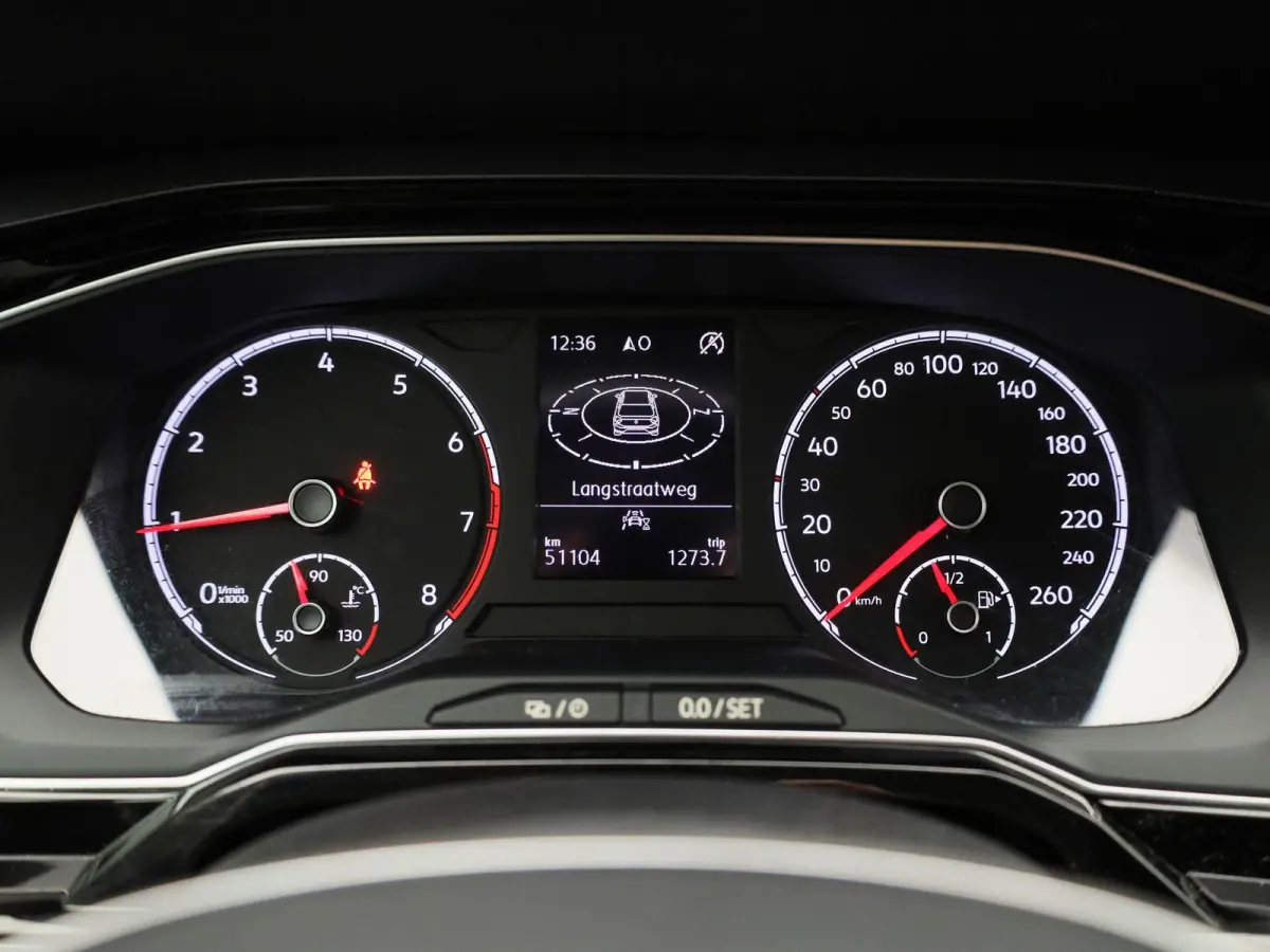1.0 TSI Highline | 95 PK | Apple Carpaly / Android Auto | Lichtmetalen Velgen | Cruise Control Adaptief | Parkeersensoren |