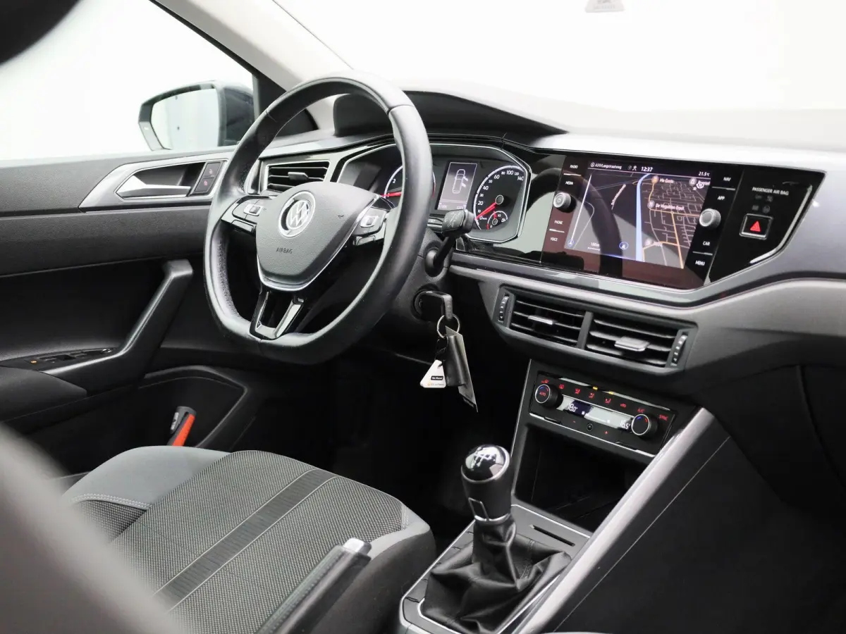 1.0 TSI Highline | 95 PK | Apple Carpaly / Android Auto | Lichtmetalen Velgen | Cruise Control Adaptief | Parkeersensoren |
