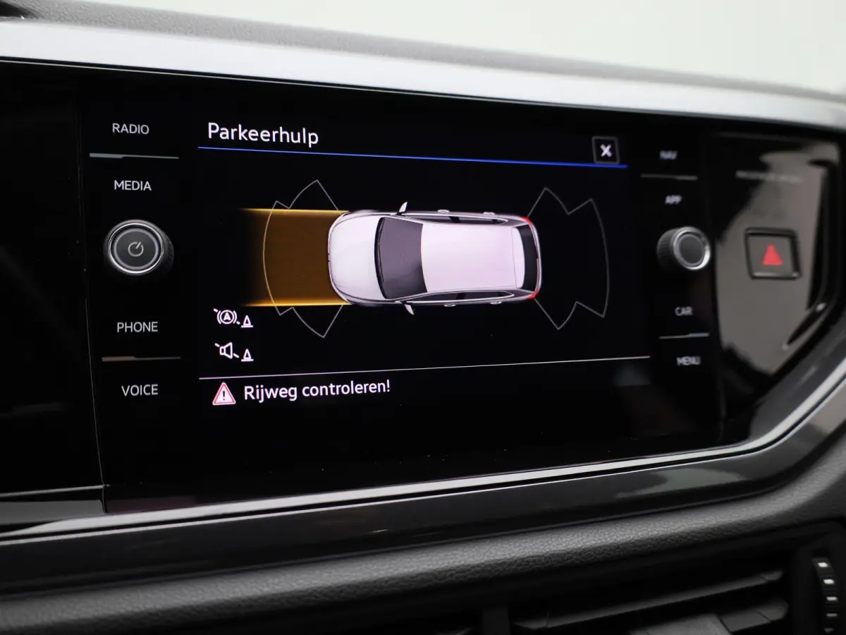 1.0 TSI Highline | 95 PK | Apple Carpaly / Android Auto | Lichtmetalen Velgen | Cruise Control Adaptief | Parkeersensoren |