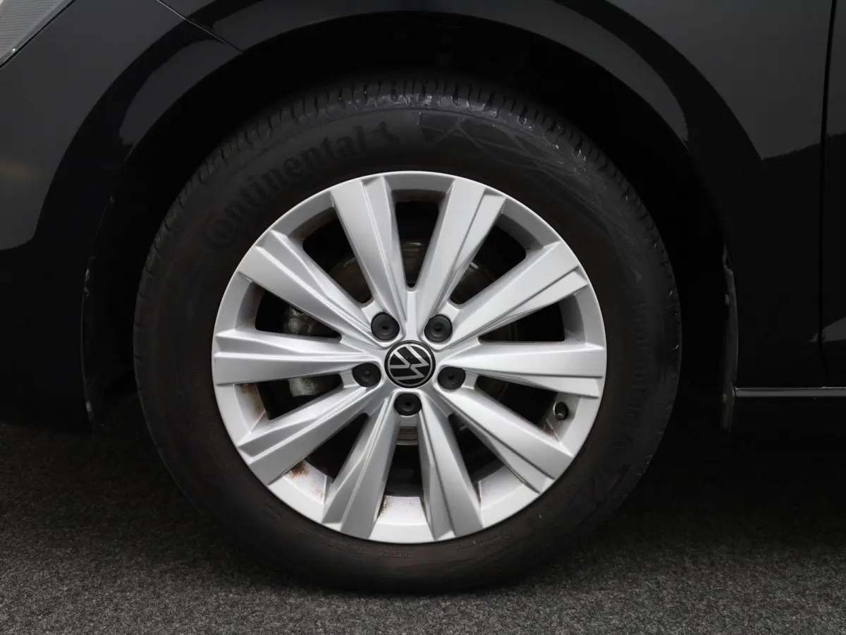 1.0 TSI Highline | 95 PK | Apple Carpaly / Android Auto | Lichtmetalen Velgen | Cruise Control Adaptief | Parkeersensoren |