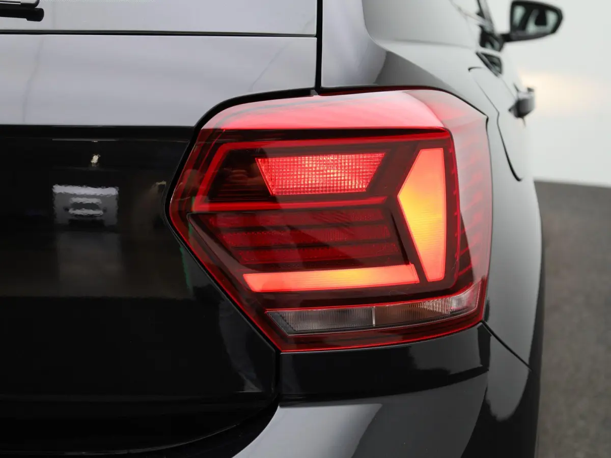 1.0 TSI Highline | 95 PK | Apple Carpaly / Android Auto | Lichtmetalen Velgen | Cruise Control Adaptief | Parkeersensoren |