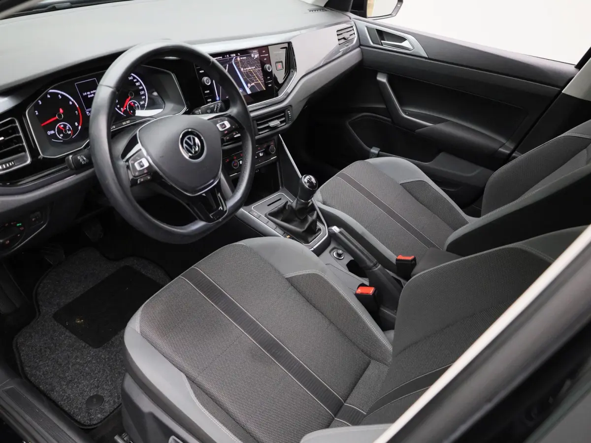 1.0 TSI Highline | 95 PK | Apple Carpaly / Android Auto | Lichtmetalen Velgen | Cruise Control Adaptief | Parkeersensoren |