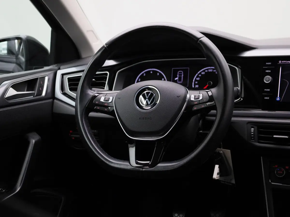 1.0 TSI Highline | 95 PK | Apple Carpaly / Android Auto | Lichtmetalen Velgen | Cruise Control Adaptief | Parkeersensoren |
