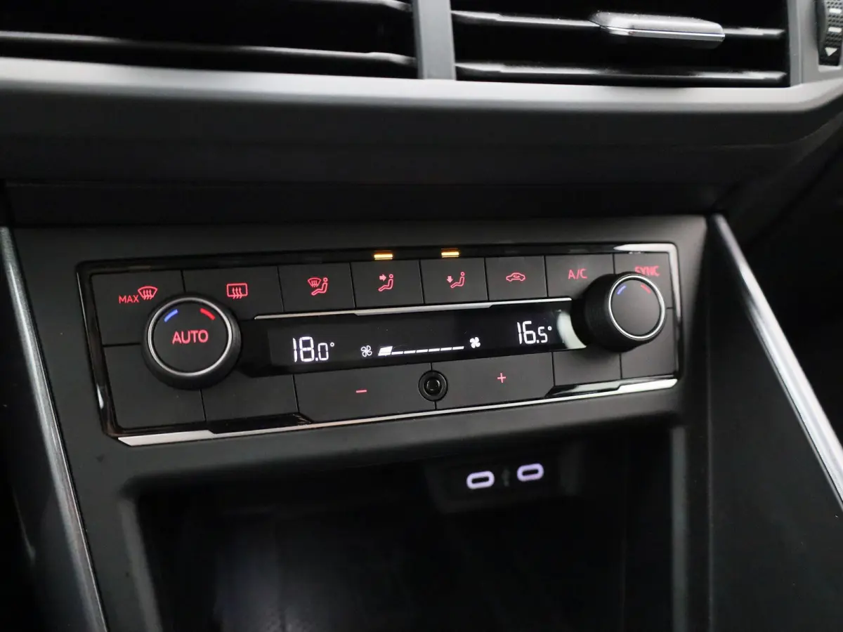 1.0 TSI Highline | 95 PK | Apple Carpaly / Android Auto | Lichtmetalen Velgen | Cruise Control Adaptief | Parkeersensoren |