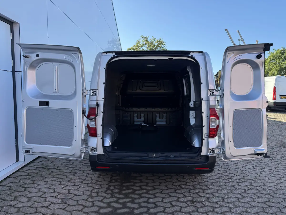 50kWh 122PK Elektrisch! L1 227km WLTP Cruise control Snelladen Laadkabel Camera Carplay Climtate Control Parkeersensoren achter