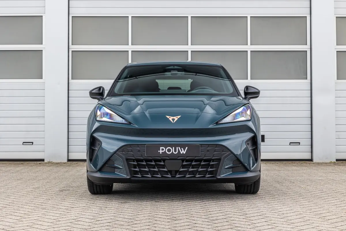 Business First Edition 211pk 56 kWh | Velgen 18'' | Sportstoelen