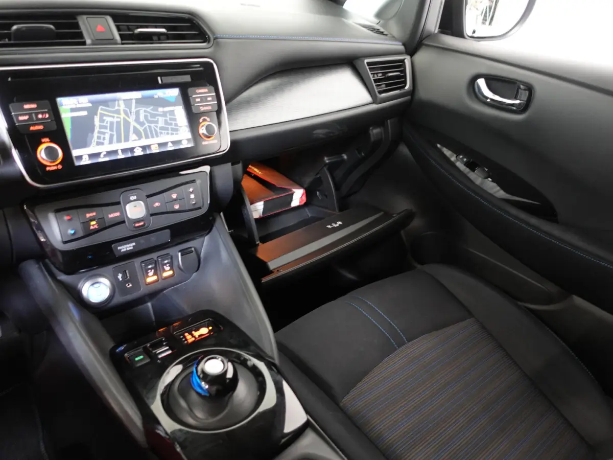 N-Connecta 40 kWh Navigatie Bluetooth Cruise Control Lichtmetalen Velgen