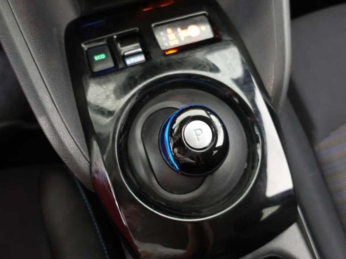N-Connecta 40 kWh Navigatie Bluetooth Cruise Control Lichtmetalen Velgen