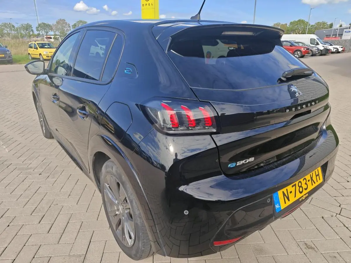 EV Allure Pack 50 kWh | Fase 3 laden | Navi by app | Stoelverwarming | Camera | Apple carplay | NL auto |