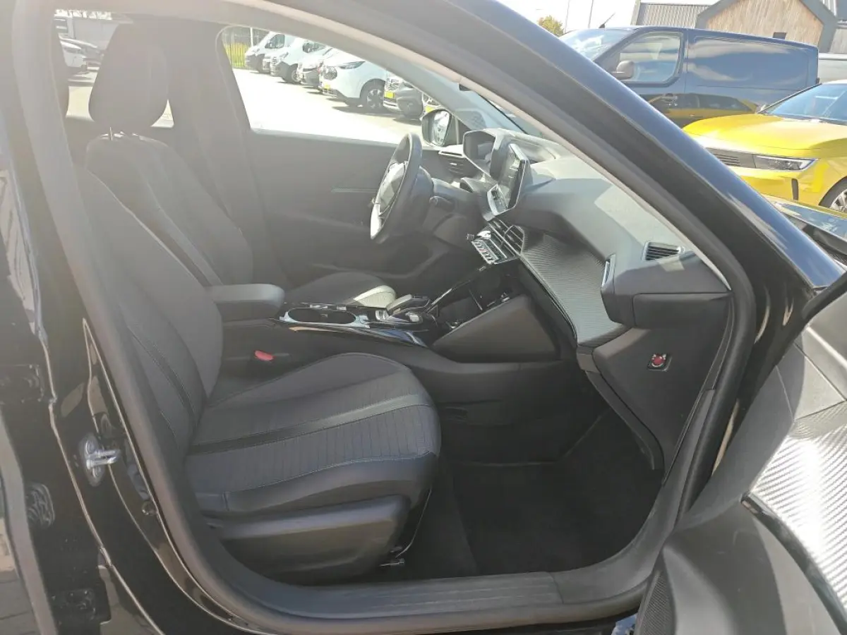 EV Allure Pack 50 kWh | Fase 3 laden | Navi by app | Stoelverwarming | Camera | Apple carplay | NL auto |