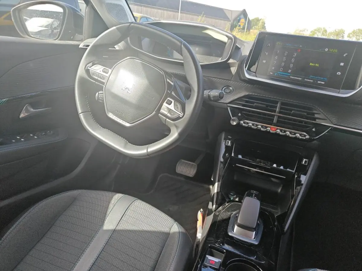 EV Allure Pack 50 kWh | Fase 3 laden | Navi by app | Stoelverwarming | Camera | Apple carplay | NL auto |