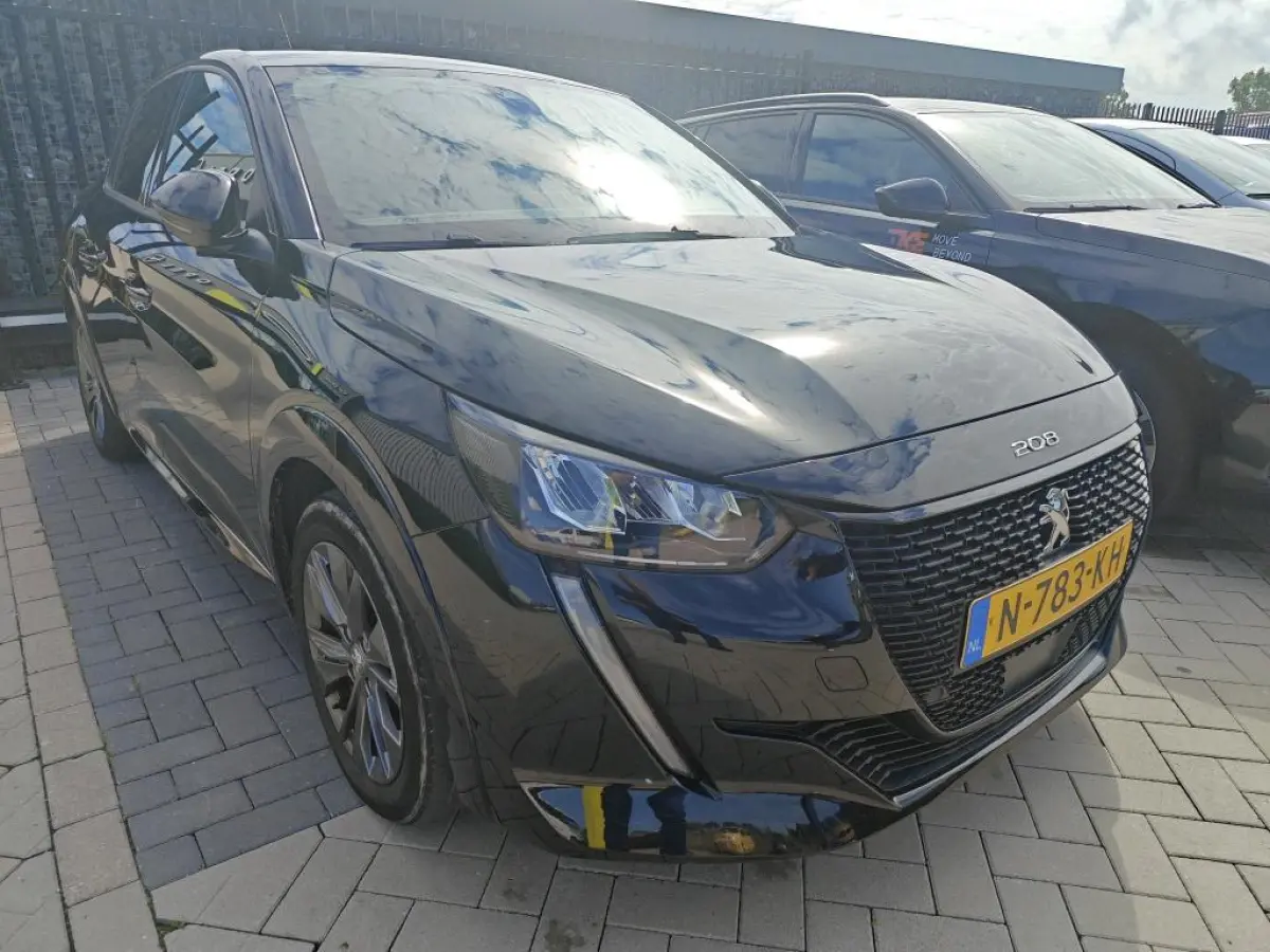 EV Allure Pack 50 kWh | Fase 3 laden | Navi by app | Stoelverwarming | Camera | Apple carplay | NL auto |