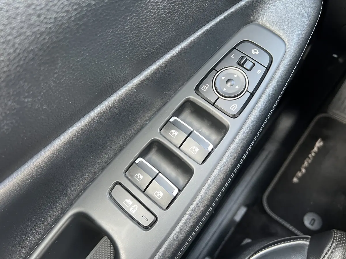 1.6 T-GDI HEV 230pk Comfort Smart 7p. | Camera | Trekhaak | Carplay | Premium Audio | Leder | Adaptive cruise controle | Dodehoek detectie | Elektrische voorstoelen | Navigatie | Stoelverwar