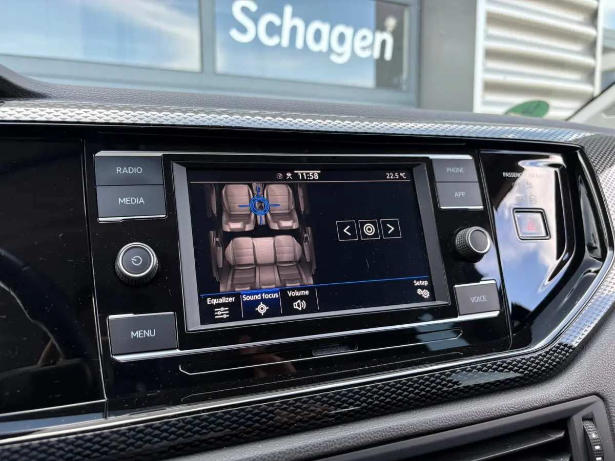 1.0 TSI 95 pk Life | Verlengde garantie | Apple Carplay | Cruise control adaptief | Getint glas | 15 inch | Airco