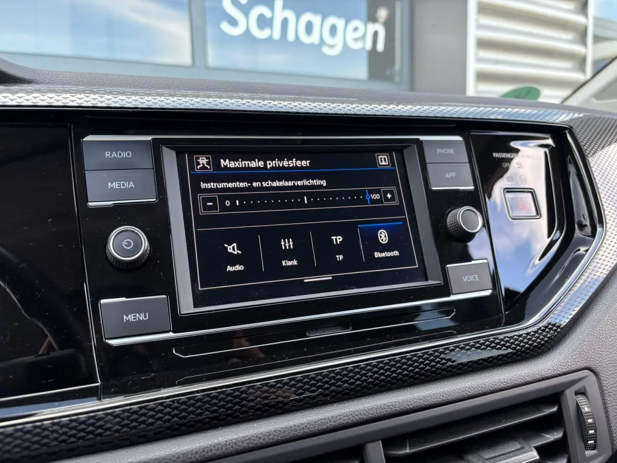 1.0 TSI 95 pk Life | Verlengde garantie | Apple Carplay | Cruise control adaptief | Getint glas | 15 inch | Airco