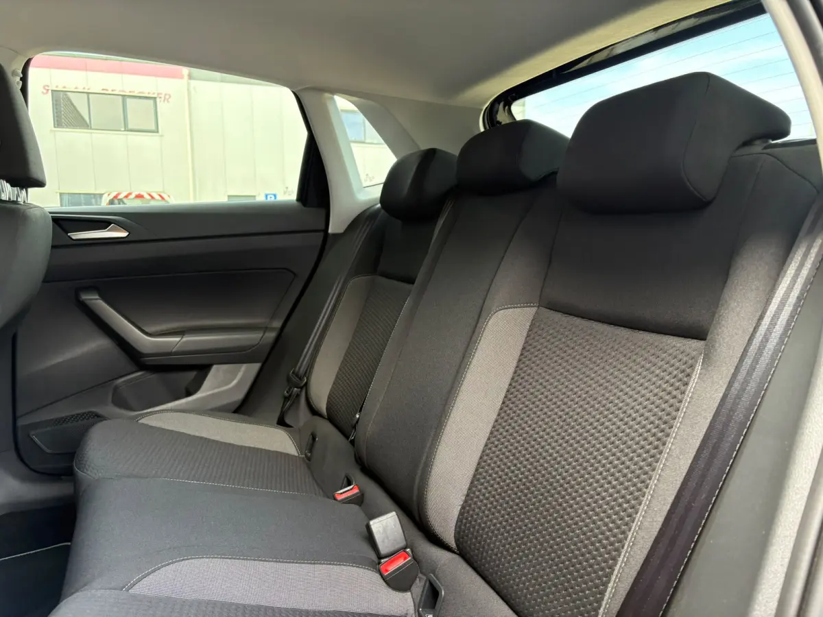 1.0 TSI 95 pk Life | Verlengde garantie | Apple Carplay | Cruise control adaptief | Getint glas | 15 inch | Airco