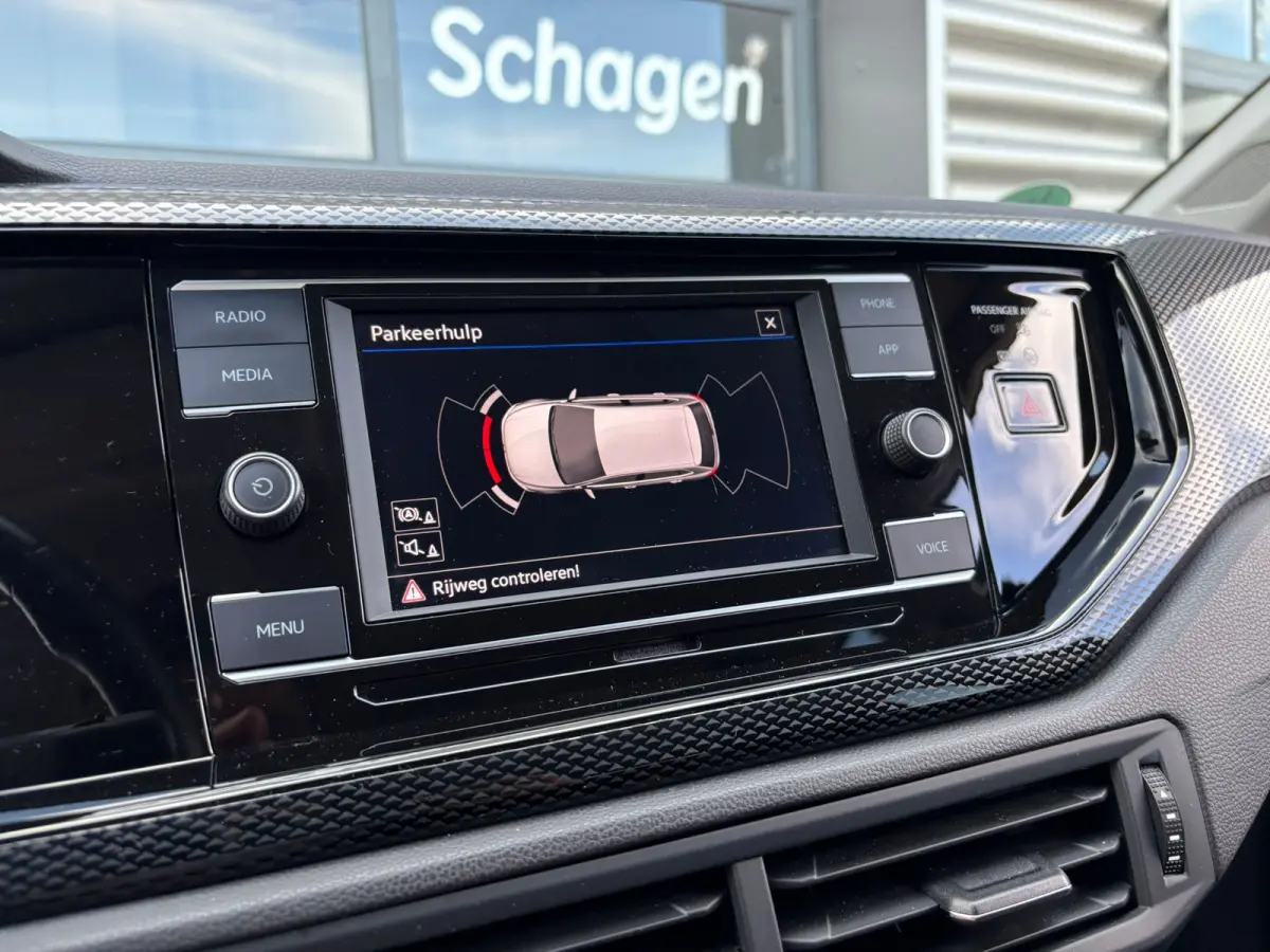 1.0 TSI 95 pk Life | Verlengde garantie | Apple Carplay | Cruise control adaptief | Getint glas | 15 inch | Airco