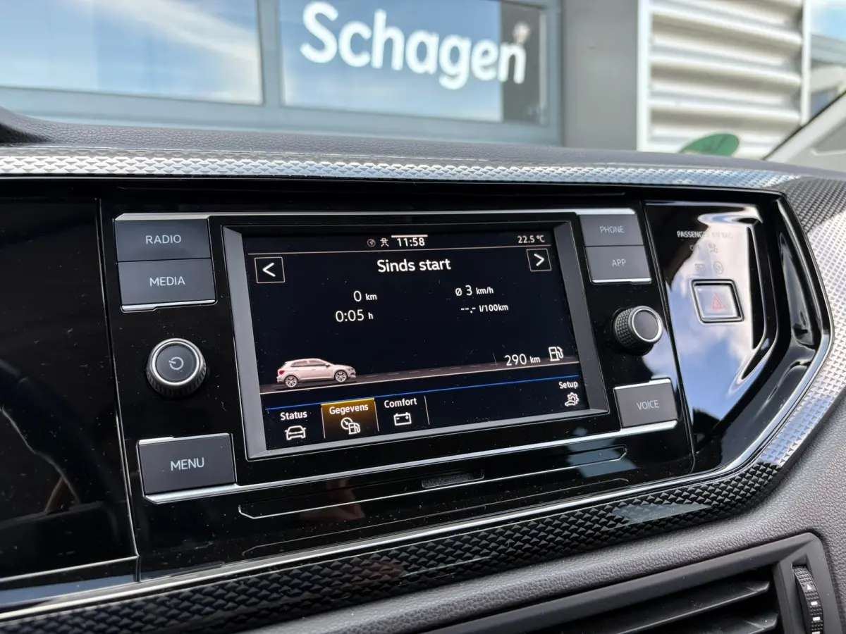 1.0 TSI 95 pk Life | Verlengde garantie | Apple Carplay | Cruise control adaptief | Getint glas | 15 inch | Airco