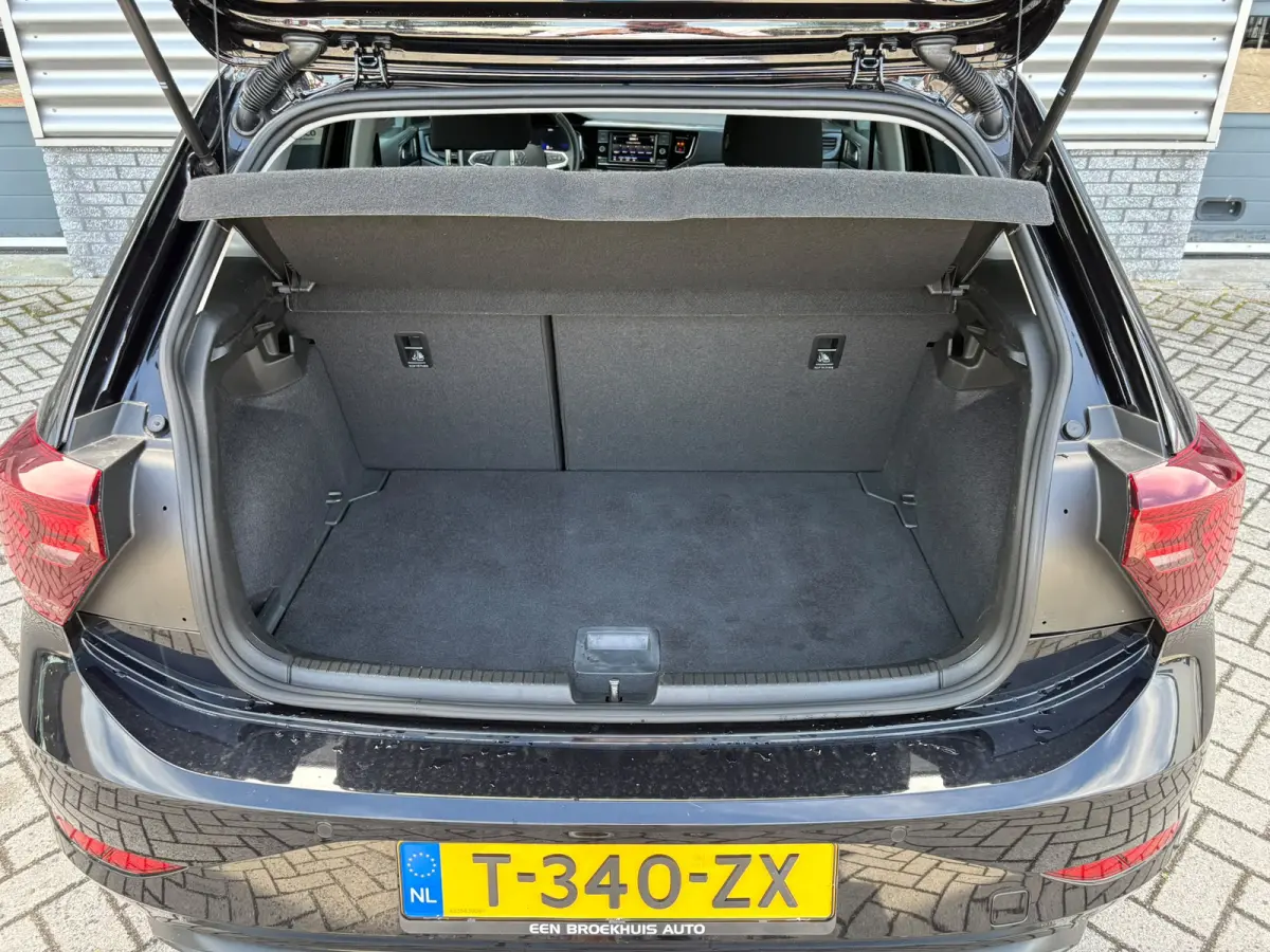 1.0 TSI 95 pk Life | Verlengde garantie | Apple Carplay | Cruise control adaptief | Getint glas | 15 inch | Airco