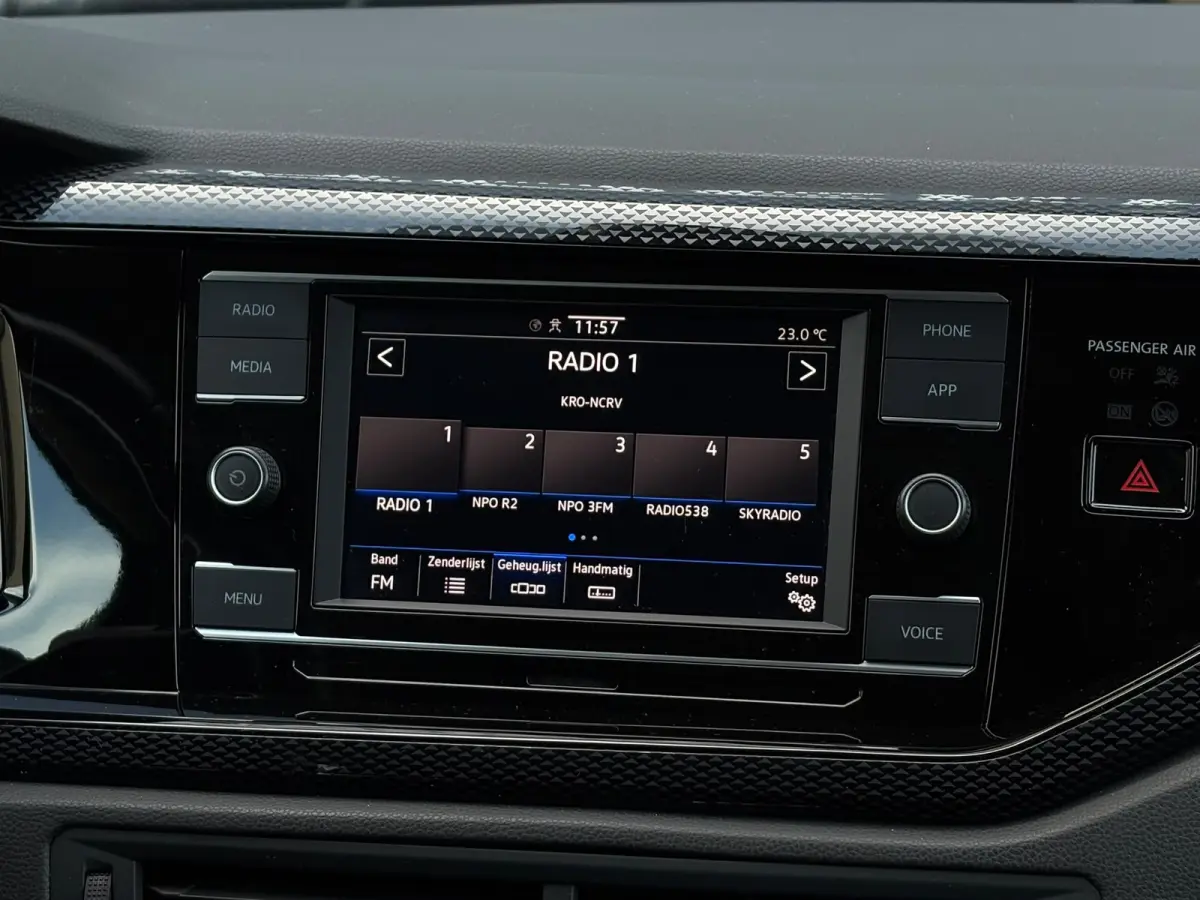 1.0 TSI 95 pk Life | Verlengde garantie | Apple Carplay | Cruise control adaptief | Getint glas | 15 inch | Airco