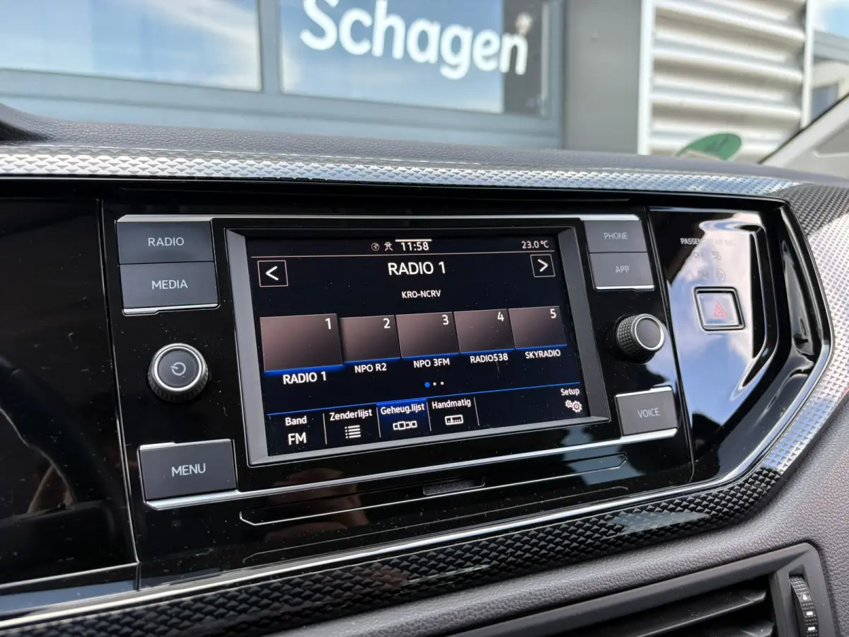 1.0 TSI 95 pk Life | Verlengde garantie | Apple Carplay | Cruise control adaptief | Getint glas | 15 inch | Airco