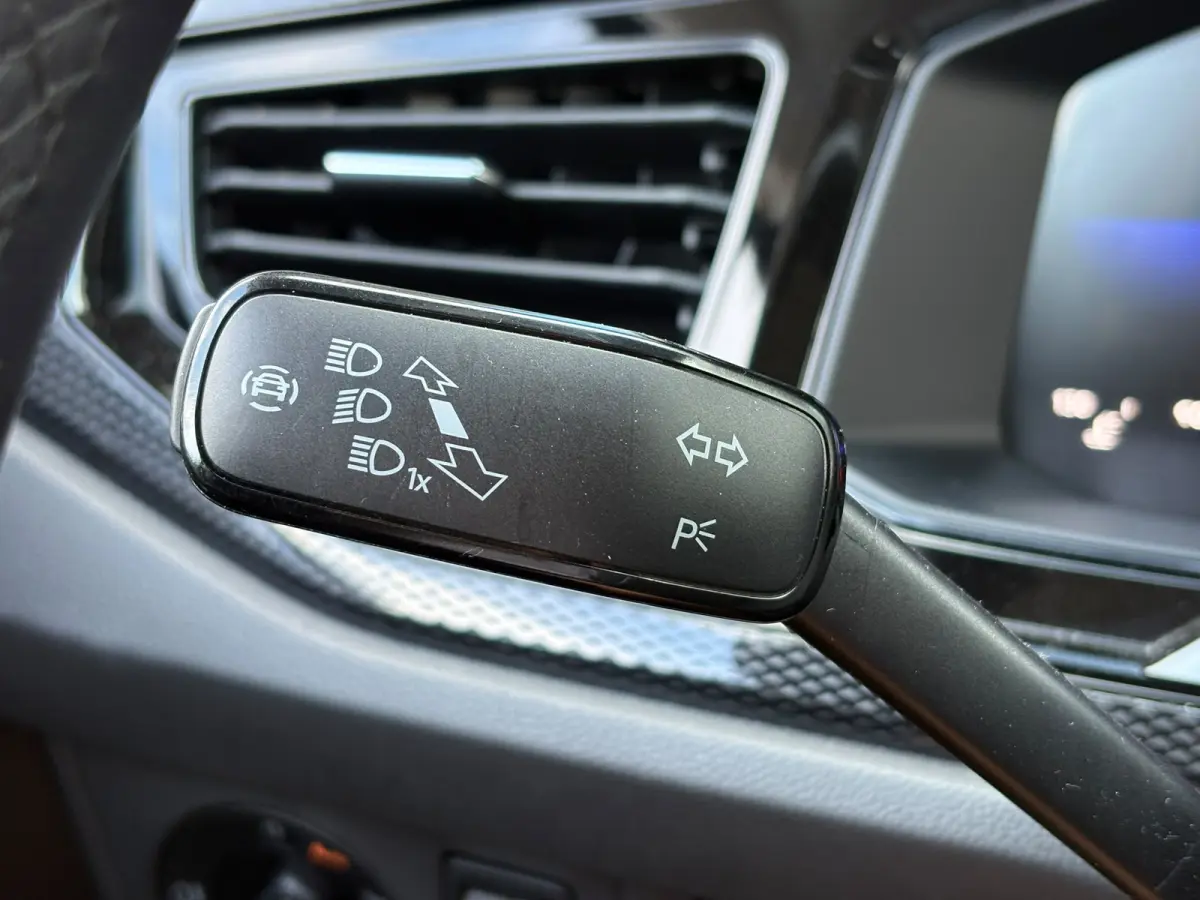 1.0 TSI 95 pk Life | Verlengde garantie | Apple Carplay | Cruise control adaptief | Getint glas | 15 inch | Airco