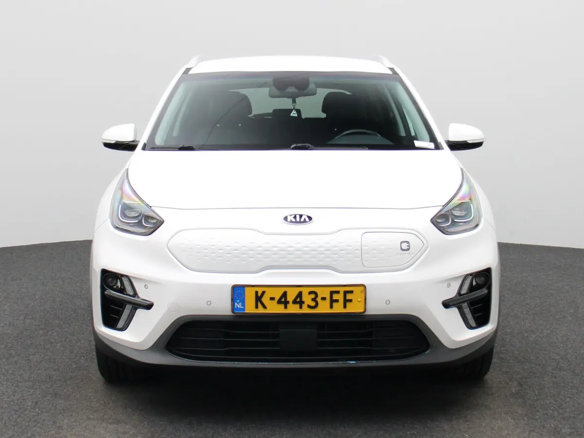 ExecutiveLine 64 kWh | Apple Carplay / Android Auto | Stoelverwarming | Stoelventilatie | Achteruitrijcamera | Parkeersensoren |