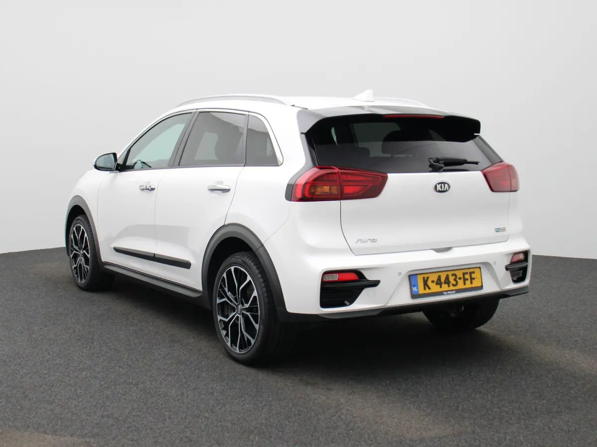 ExecutiveLine 64 kWh | Apple Carplay / Android Auto | Stoelverwarming | Stoelventilatie | Achteruitrijcamera | Parkeersensoren |
