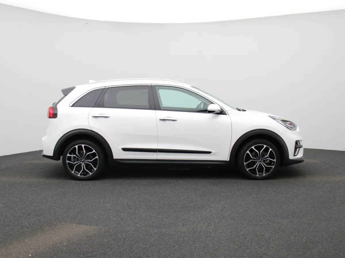 ExecutiveLine 64 kWh | Apple Carplay / Android Auto | Stoelverwarming | Stoelventilatie | Achteruitrijcamera | Parkeersensoren |