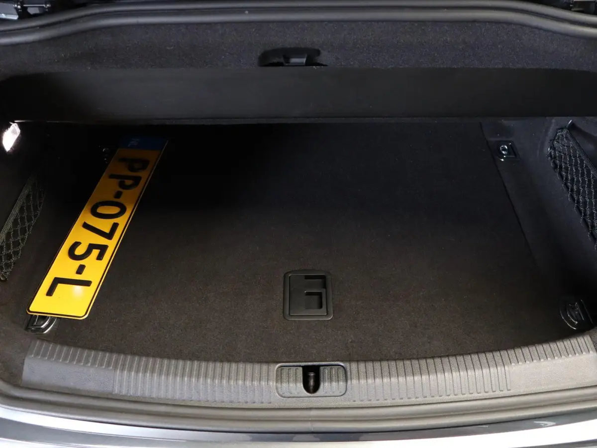 2.0 TFSI 190pk S-tronic Launch Edition | Trekhaak | LED Koplampen | Nekverwarming | Voorstoelen Verwarmd | 19" Velgen