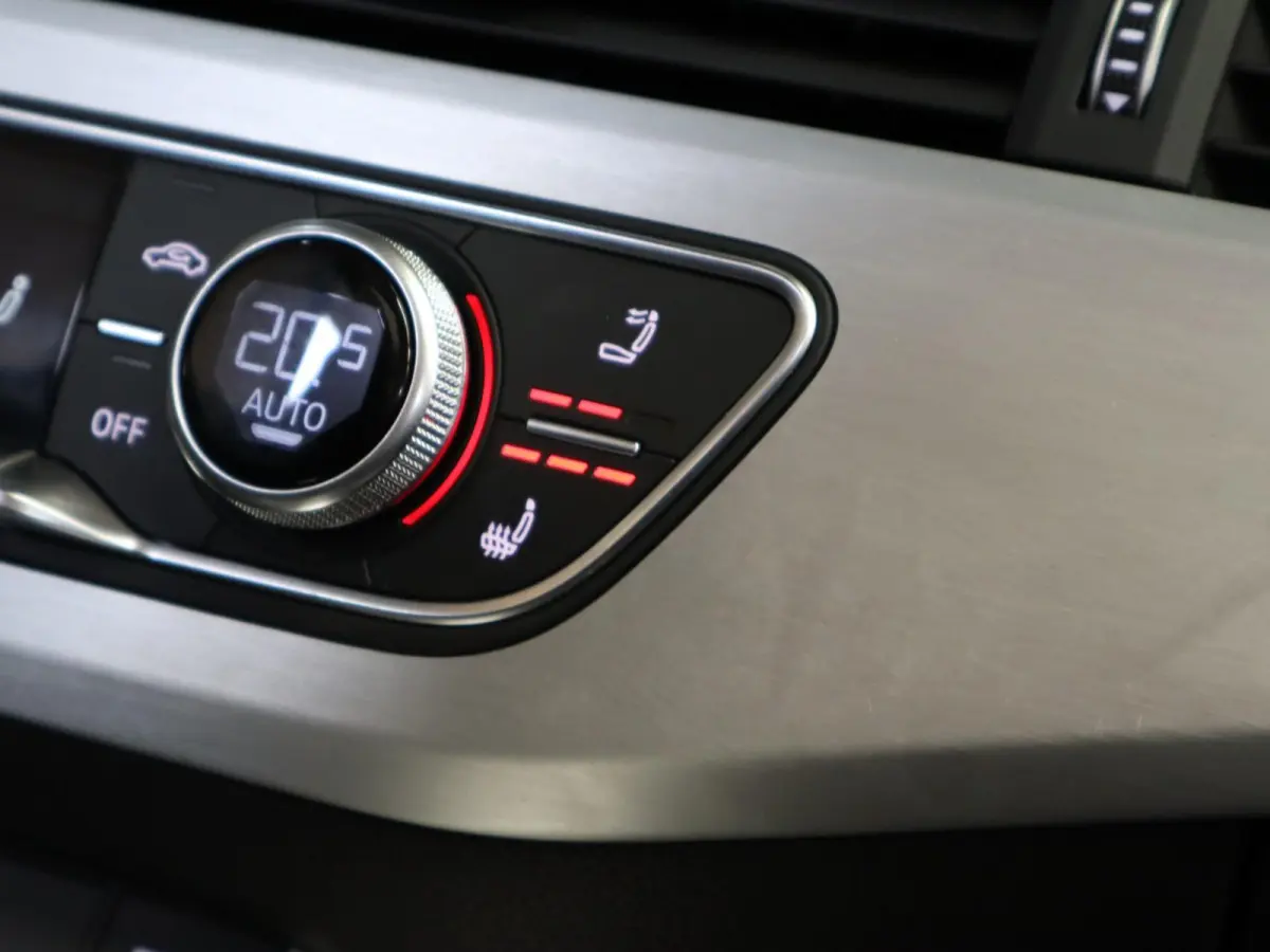 2.0 TFSI 190pk S-tronic Launch Edition | Trekhaak | LED Koplampen | Nekverwarming | Voorstoelen Verwarmd | 19" Velgen