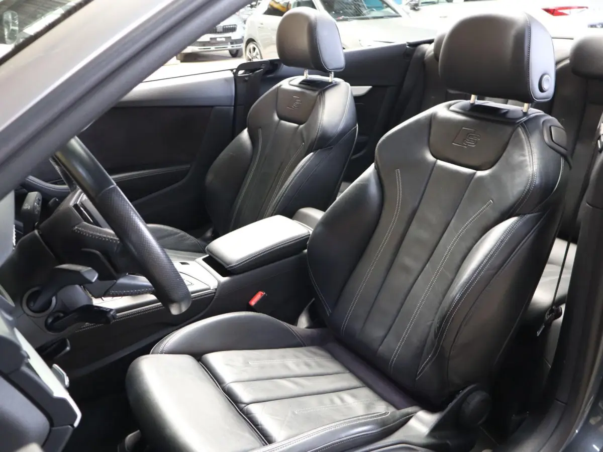 2.0 TFSI 190pk S-tronic Launch Edition | Trekhaak | LED Koplampen | Nekverwarming | Voorstoelen Verwarmd | 19" Velgen
