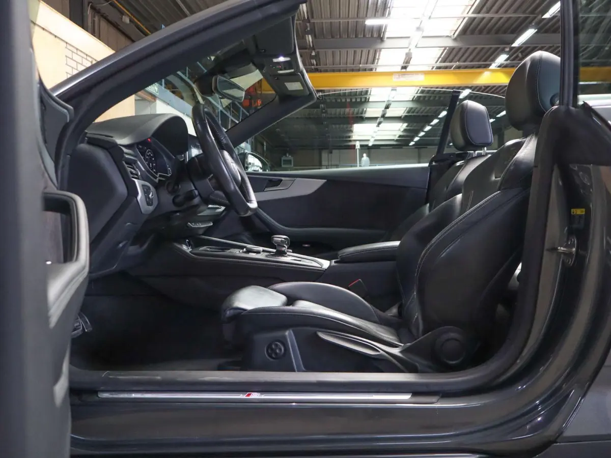 2.0 TFSI 190pk S-tronic Launch Edition | Trekhaak | LED Koplampen | Nekverwarming | Voorstoelen Verwarmd | 19" Velgen