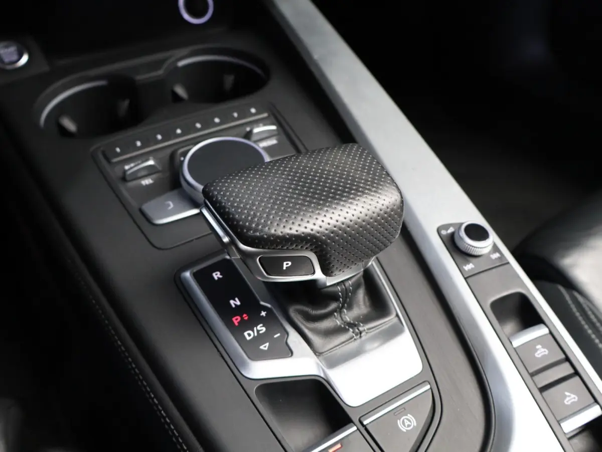 2.0 TFSI 190pk S-tronic Launch Edition | Trekhaak | LED Koplampen | Nekverwarming | Voorstoelen Verwarmd | 19" Velgen