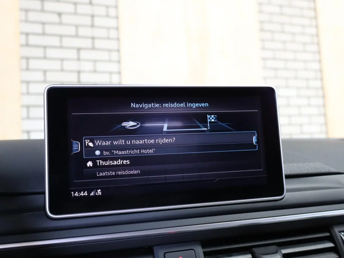 2.0 TFSI 190pk S-tronic Launch Edition | Trekhaak | LED Koplampen | Nekverwarming | Voorstoelen Verwarmd | 19" Velgen