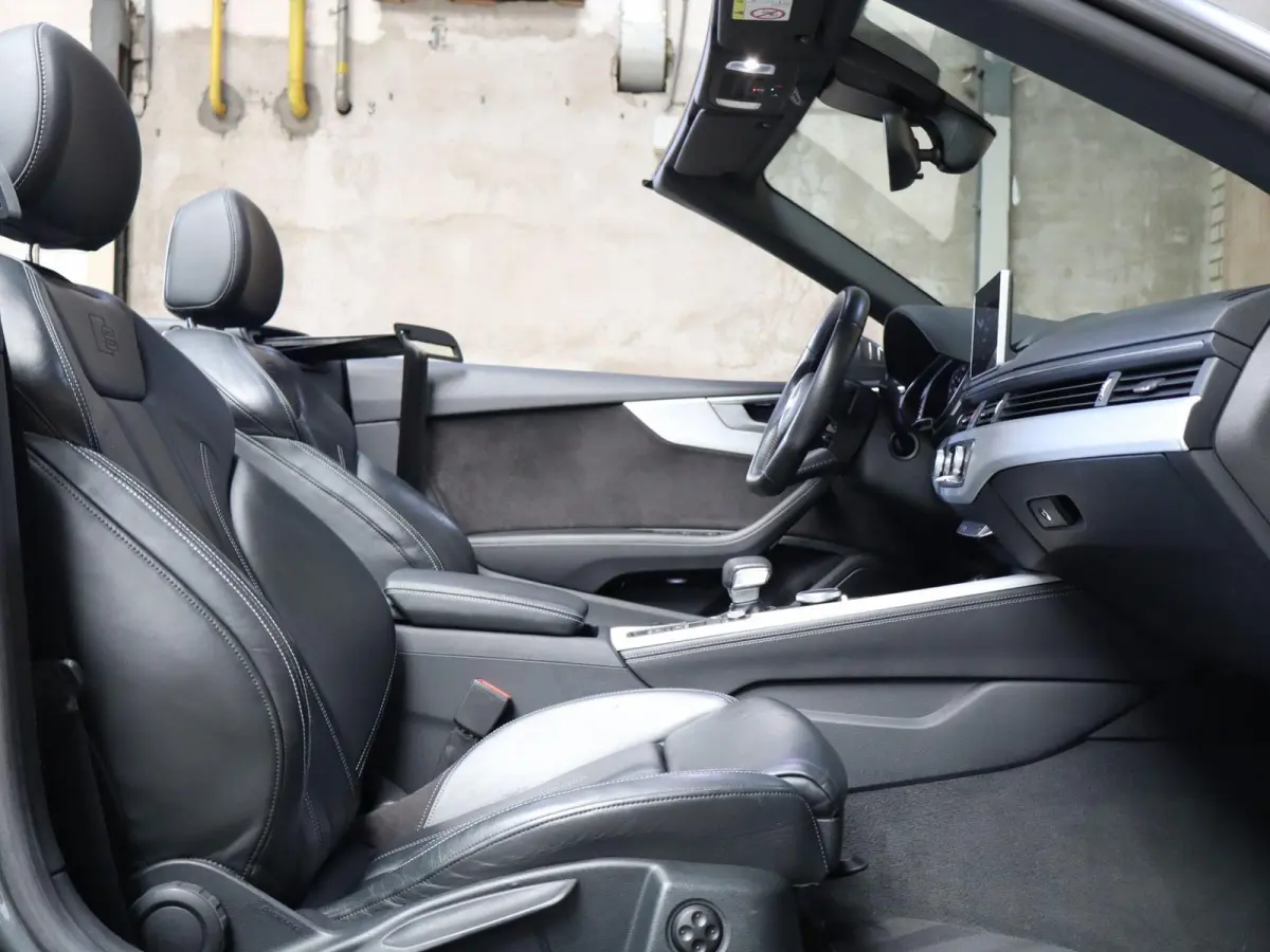 2.0 TFSI 190pk S-tronic Launch Edition | Trekhaak | LED Koplampen | Nekverwarming | Voorstoelen Verwarmd | 19" Velgen