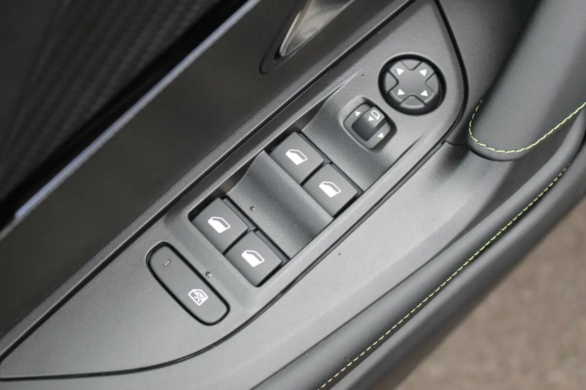 1.2 Hybrid 145 GT | Drive Assist | Dodehoeksens. | Camera V+A | Carplay | Navi | LED | Keyless | Drive Assist | Dodehoeksens. | Camera V+A | Carplay | Navi | LED | Keyless |