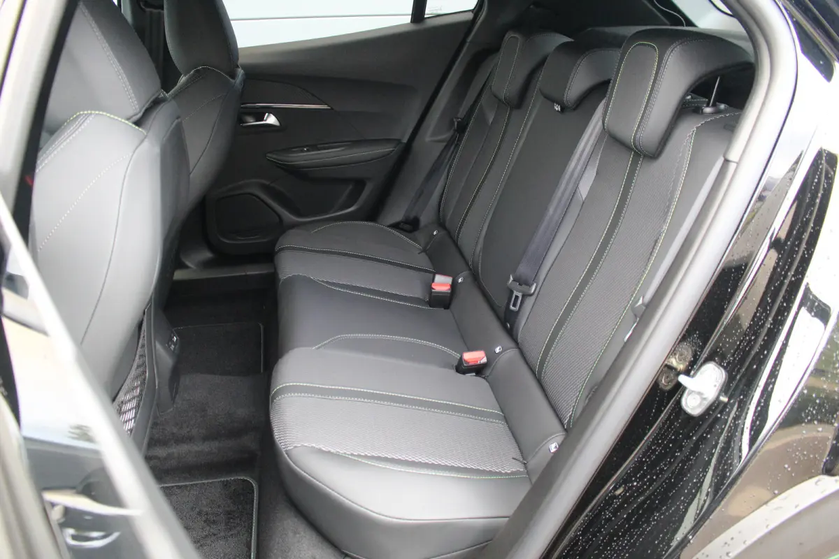 1.2 Hybrid 145 GT | Drive Assist | Dodehoeksens. | Camera V+A | Carplay | Navi | LED | Keyless | Drive Assist | Dodehoeksens. | Camera V+A | Carplay | Navi | LED | Keyless |
