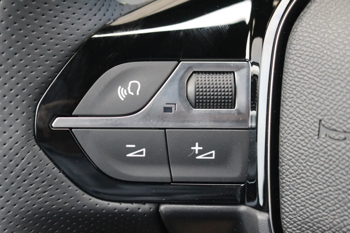 1.2 Hybrid 145 GT | Drive Assist | Dodehoeksens. | Camera V+A | Carplay | Navi | LED | Keyless | Drive Assist | Dodehoeksens. | Camera V+A | Carplay | Navi | LED | Keyless |