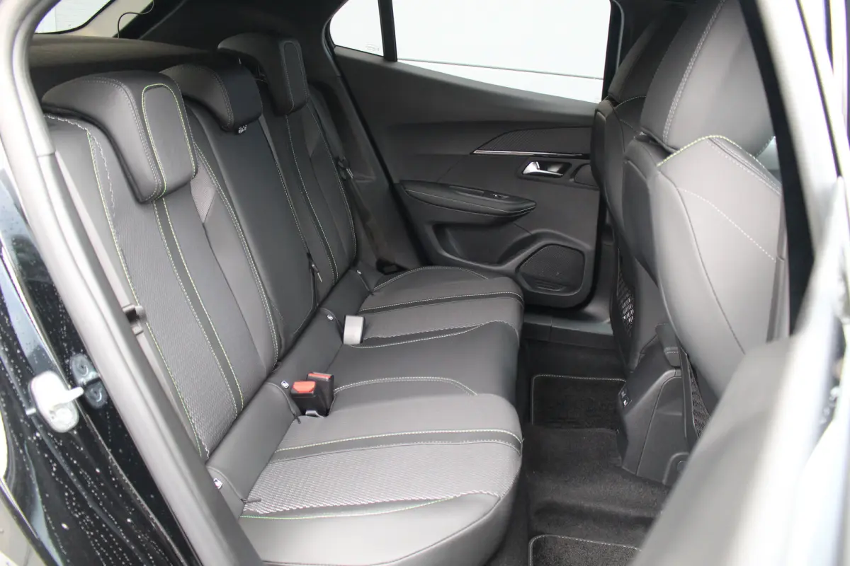 1.2 Hybrid 145 GT | Drive Assist | Dodehoeksens. | Camera V+A | Carplay | Navi | LED | Keyless | Drive Assist | Dodehoeksens. | Camera V+A | Carplay | Navi | LED | Keyless |