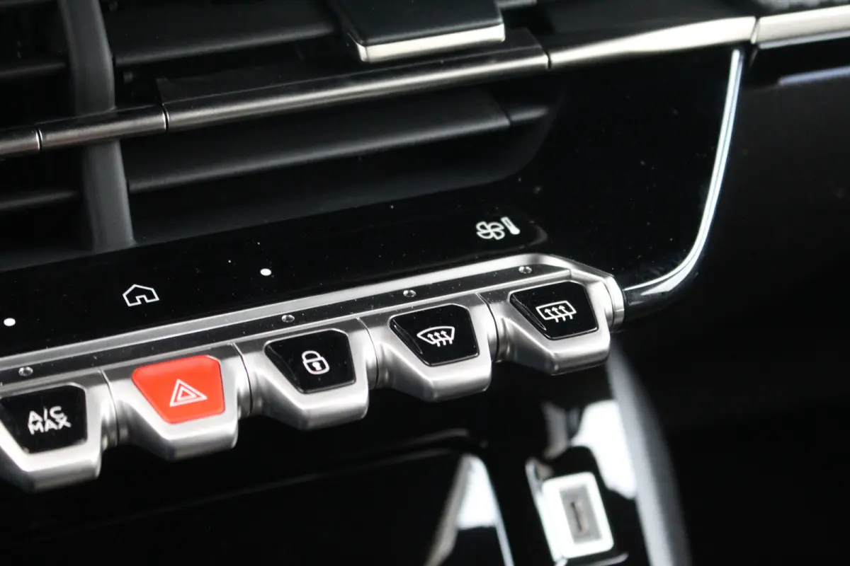 1.2 Hybrid 145 GT | Drive Assist | Dodehoeksens. | Camera V+A | Carplay | Navi | LED | Keyless | Drive Assist | Dodehoeksens. | Camera V+A | Carplay | Navi | LED | Keyless |